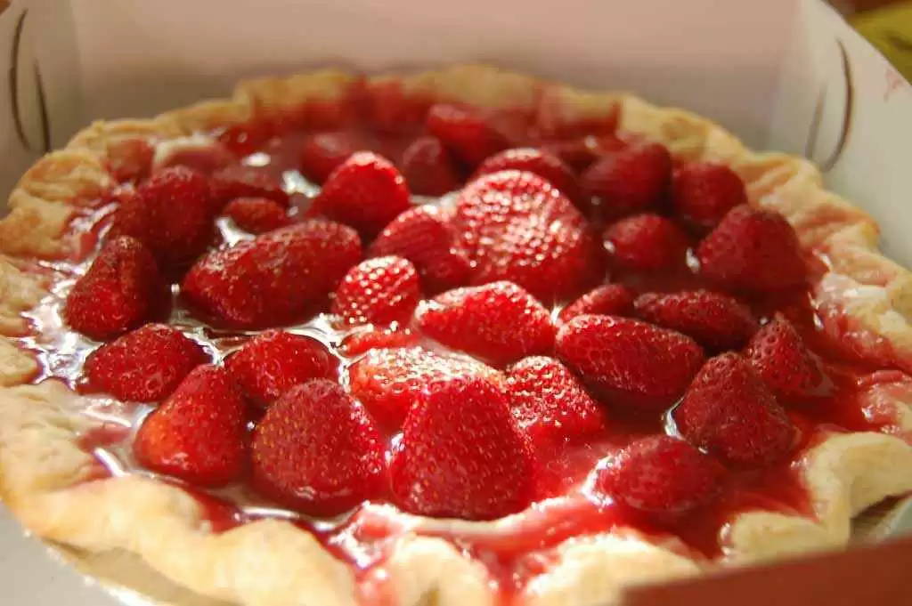 Fresh Strawberry Pie (Gluten-Free)