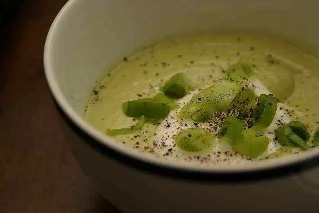 Avocado and Tomatillo Soup (Gluten-Free) - The finished avocado and tomatillo soup. Photo: CC-devlyn