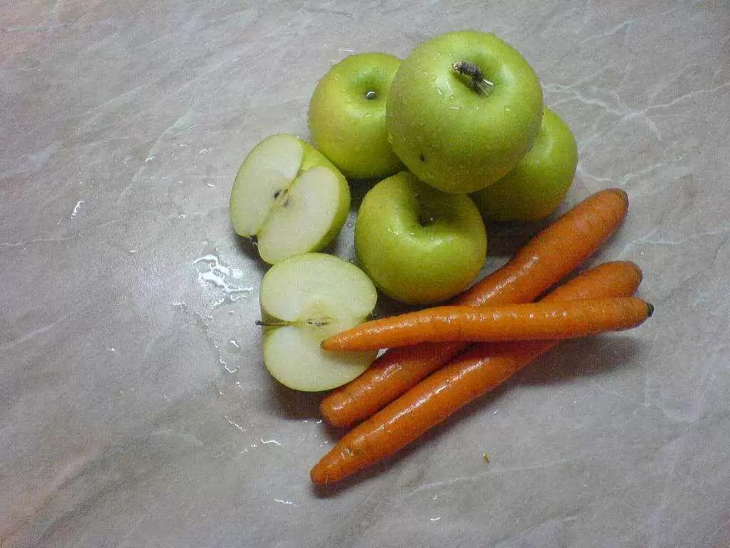 Carrot Apple & Beet Salad (Gluten-Free)