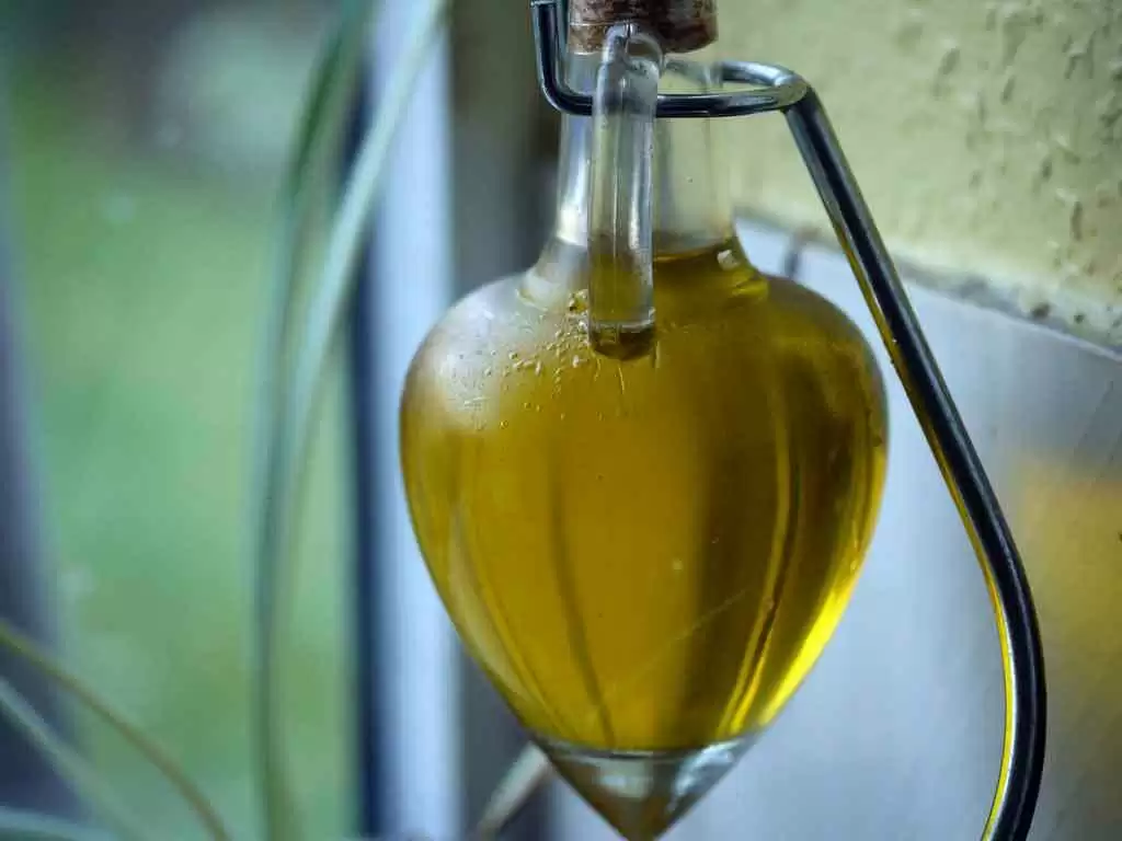 Cooking with Olive Oil - Image: CC BY 2.0--Smabs Sputzer (1956-2017)