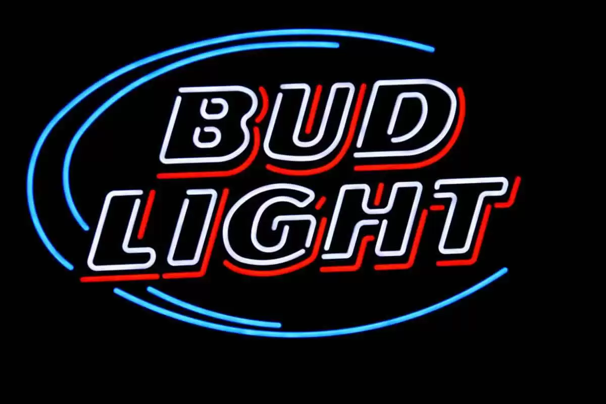 Labatt Blue Light QB1 Seltzer Price & Reviews