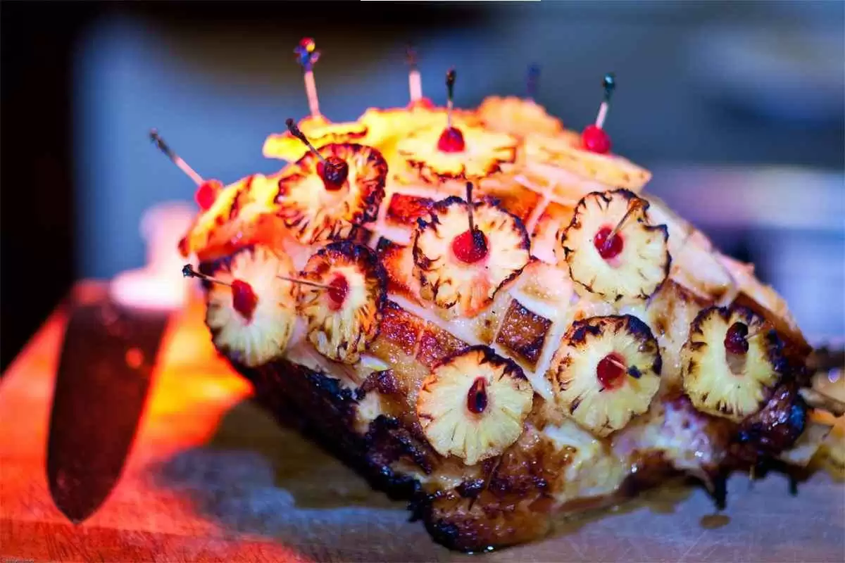 Gluten-Free Honey Glazed Pineapple Christmas Ham - Image: CC BY 2.0--Vox Efx