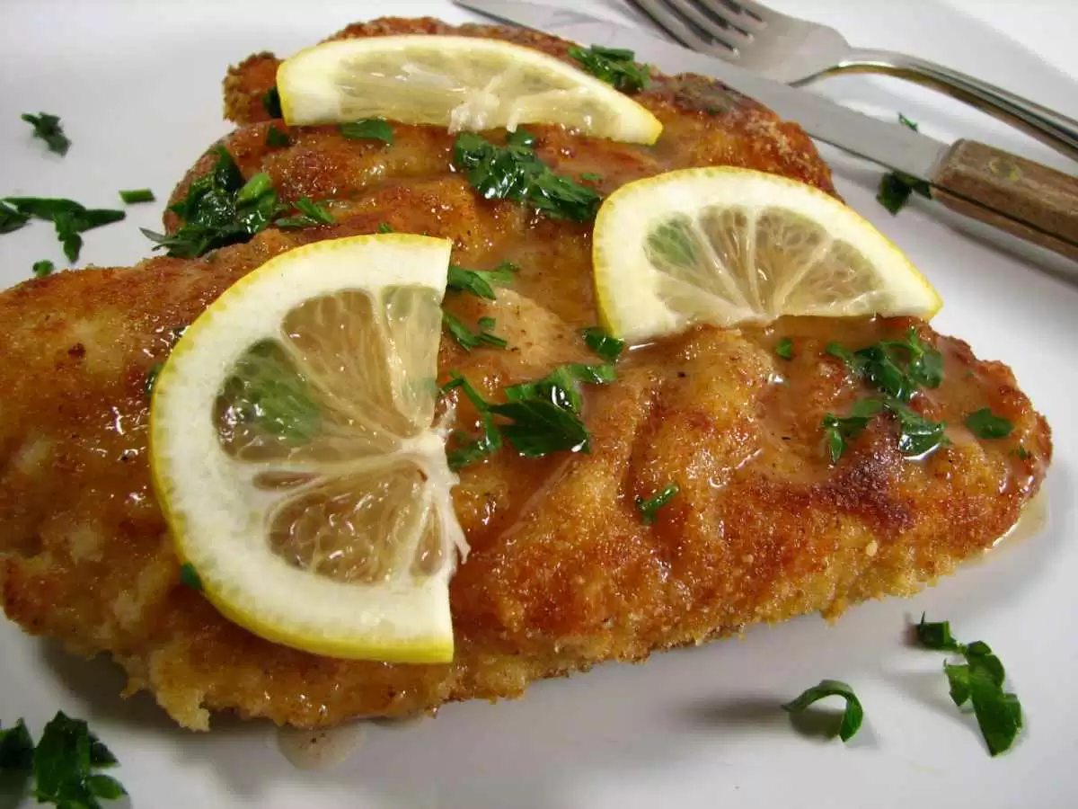 Gluten-Free Lemon Chicken Piccata - Image: CC BY 2.0--Parkerman & Christie from San Diego, USA