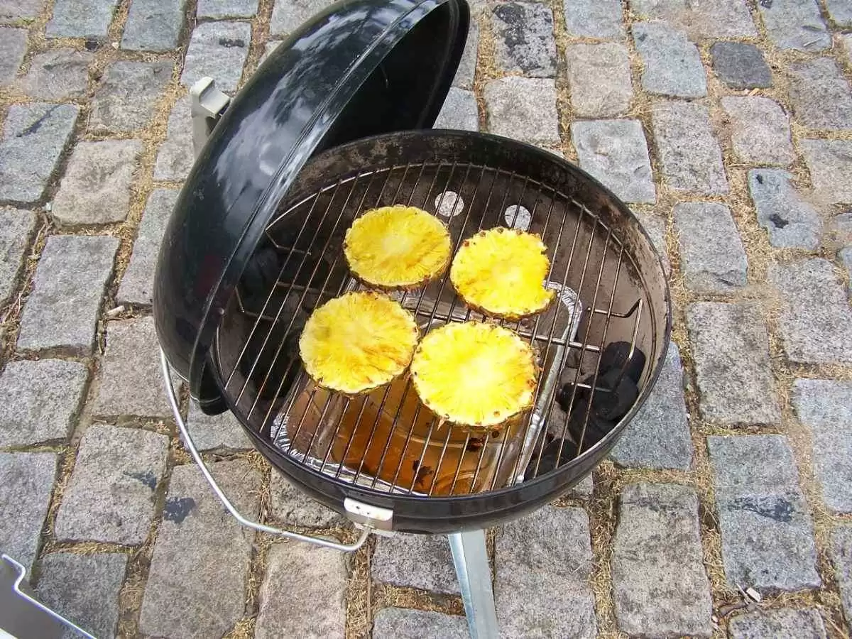 Grilled Fizzy Pineapple Lemonade (Gluten-Free)