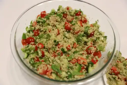 Gluten-Free Lebanese Tabbouleh - Banh Mi Burger & Quinoa Tabbouleh by mastermaq is licensed under CC BY-SA 2.0.